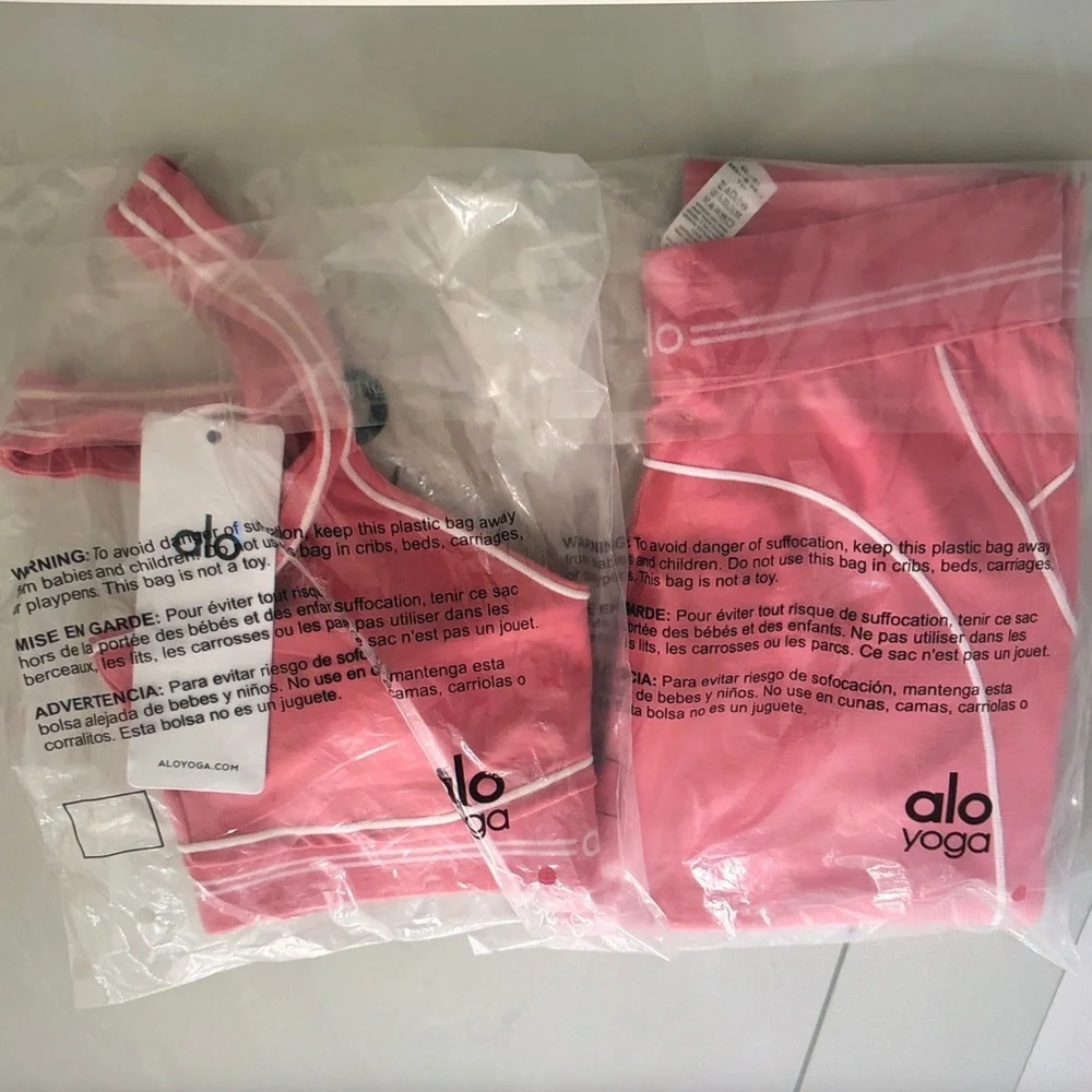 ALO Yoga Rose Seamless Scoop Sports Bra & High-Waist Leggings Set